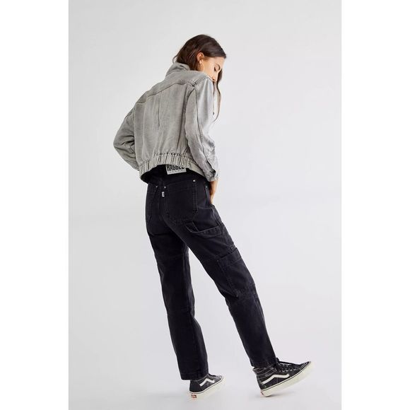 Free People x CLOSED Elin Cropped Organic Cotton Denim Trucker Jacket - Picture 3 of 12